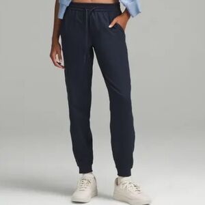Lululemon Soft Jersey Jogger size 6 navy blue